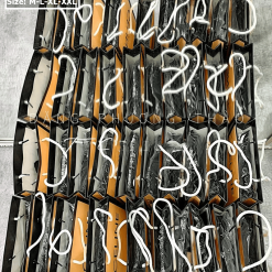 Quần leggin màu đen kèm túi giấy lựng thun