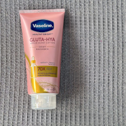 Sữa Dưỡng Thể Vaseline 70X Màu Hồng 330ml (Hàng nhập khẩu có tem phụ) - 8851932427722