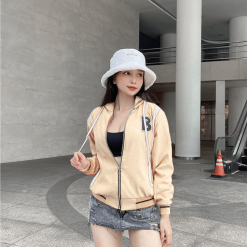 Áo khoác nữ thêu chữ B vải bố nhung mịn