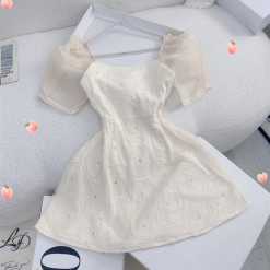 Đầm ren lưới màu kem nhụy đá tay vải tơ - VD5818