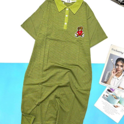 Đầm suông tay ngắn cổ bẻ sọc in hinh con gấu - DBO1463