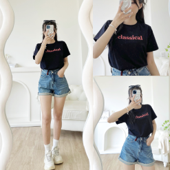 Áo thun nữ cổ tròn form suông in chữ Clasical - AG1212