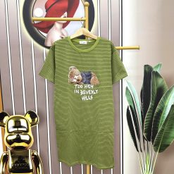 Đầm form suông sọc tay ngắn có túi in hình gấu - DBO2526