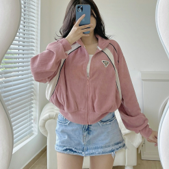 Áo khoác nữ dáng lửng phối logo thời trang - KG299