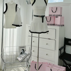 Sét áo trắng viền đen + chân váy xếp ly - VD5837