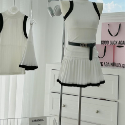 Sét áo trắng viền đen + chân váy xếp ly - VD5837