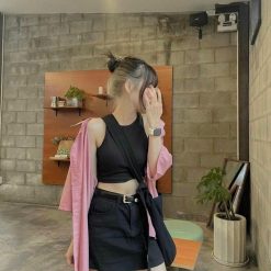 Sét sơ mi hồng kèm áo ba lỗ đen chân váy kaki - VD5838