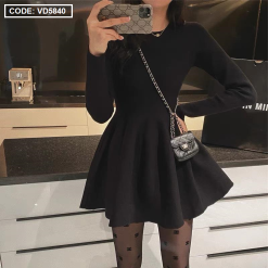 Đầm xoè tay dài len đen - VD5840