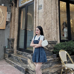 Sét áo thun trắng + yếm jean loang xếp ly - VD5847