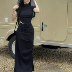 Sét áo đen cổ cao tà bàu + chân váy midi - VD5872