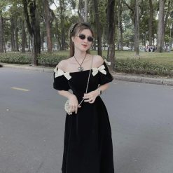 Đầm nhung bẹt vai đính nơ kem - VD5897