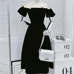 Đầm nhung bẹt vai đính nơ kem - VD5897