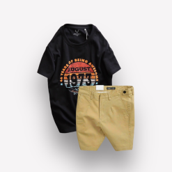 Set Bộ Nam Quần Short Kaki Phối Cúc Áo Thun Cổ Tròn In 1973 - SBN091
