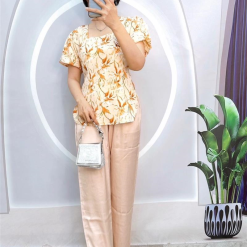 Đồ bộ quần dài áo tay ngắn phồng cồ vuông hoạ tiết - DBO4071