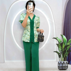 Đồ bộ quần dài trơn áo cổ chữ V in hoạ tiết bông - DBO4200