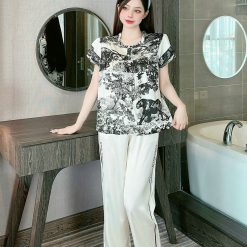 Đồ bộ pijama quần dài áo tay ngắn cổ tròn viền nhún in hoạ tiết - DBO4217