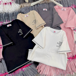 Áo Thun Nữ Cổ Tròn Baby Tee In Chữ Bên Ngực Mạc AH787 - AG1247