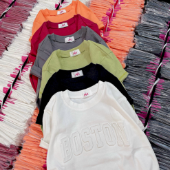 Áo Thun Nữ Cổ Tròn Baby Tee In Dập Nổi Chữ BOSTON Mạc AH787 - AG1264