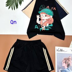 Đồ bộ quần đùi áo tay ngắn in hình bé đội nón Đồ bộ quần đùi áo tay ngắn in hình bé đội nón - DBO4372