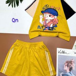 Đồ bộ quần đùi áo tay ngắn in hình bé đội nón Đồ bộ quần đùi áo tay ngắn in hình bé đội nón - DBO4372