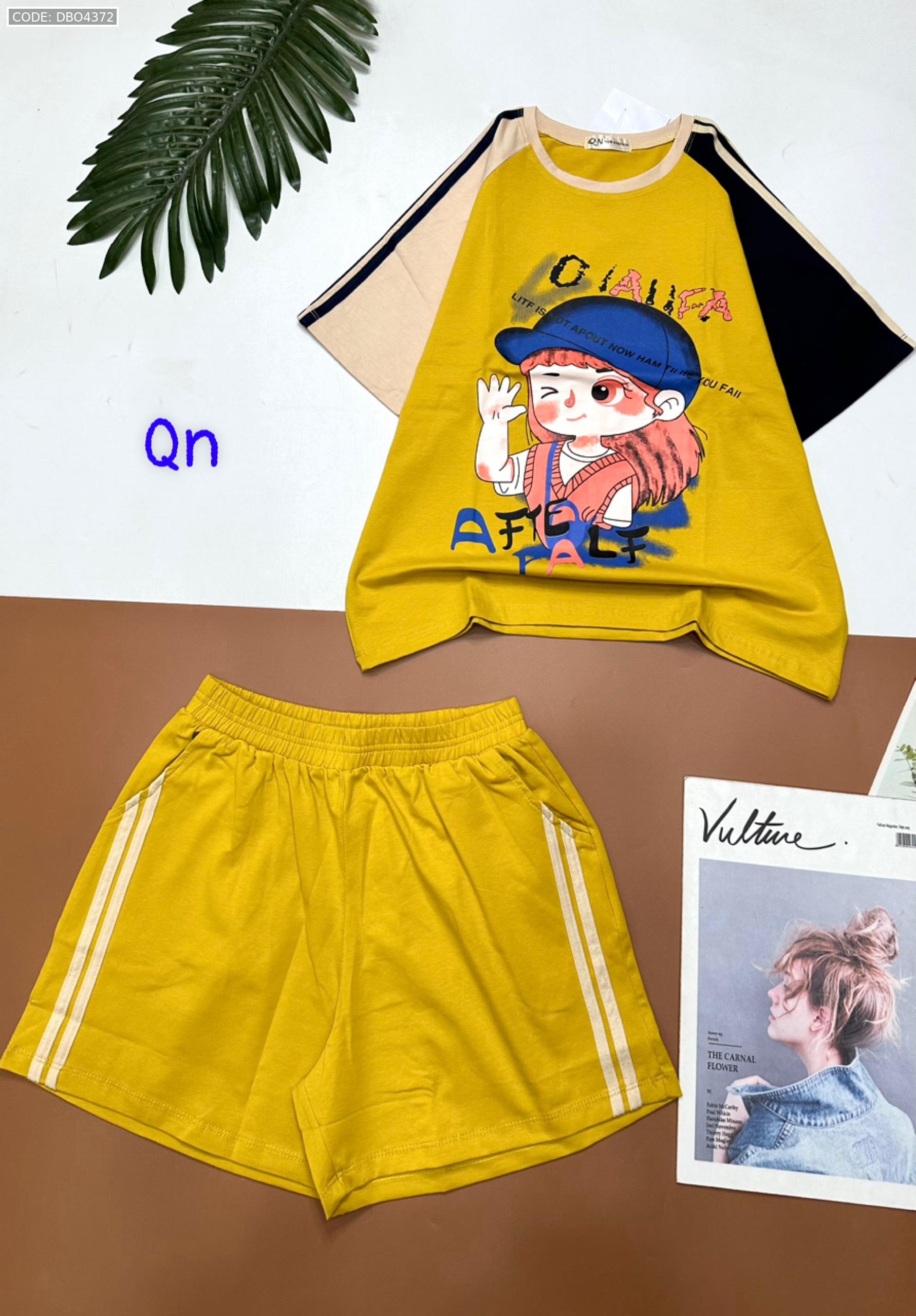 Đồ bộ quần đùi áo tay ngắn in hình bé đội nón Đồ bộ quần đùi áo tay ngắn in hình bé đội nón