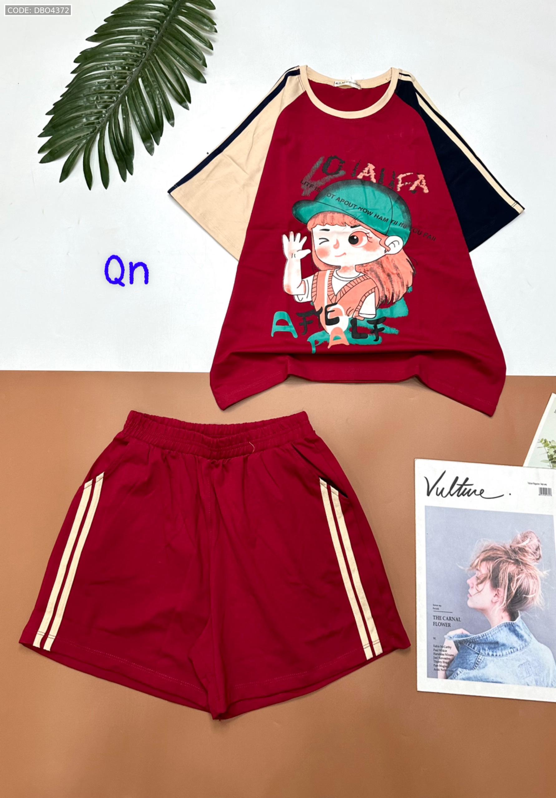 Đồ bộ quần đùi áo tay ngắn in hình bé đội nón Đồ bộ quần đùi áo tay ngắn in hình bé đội nón