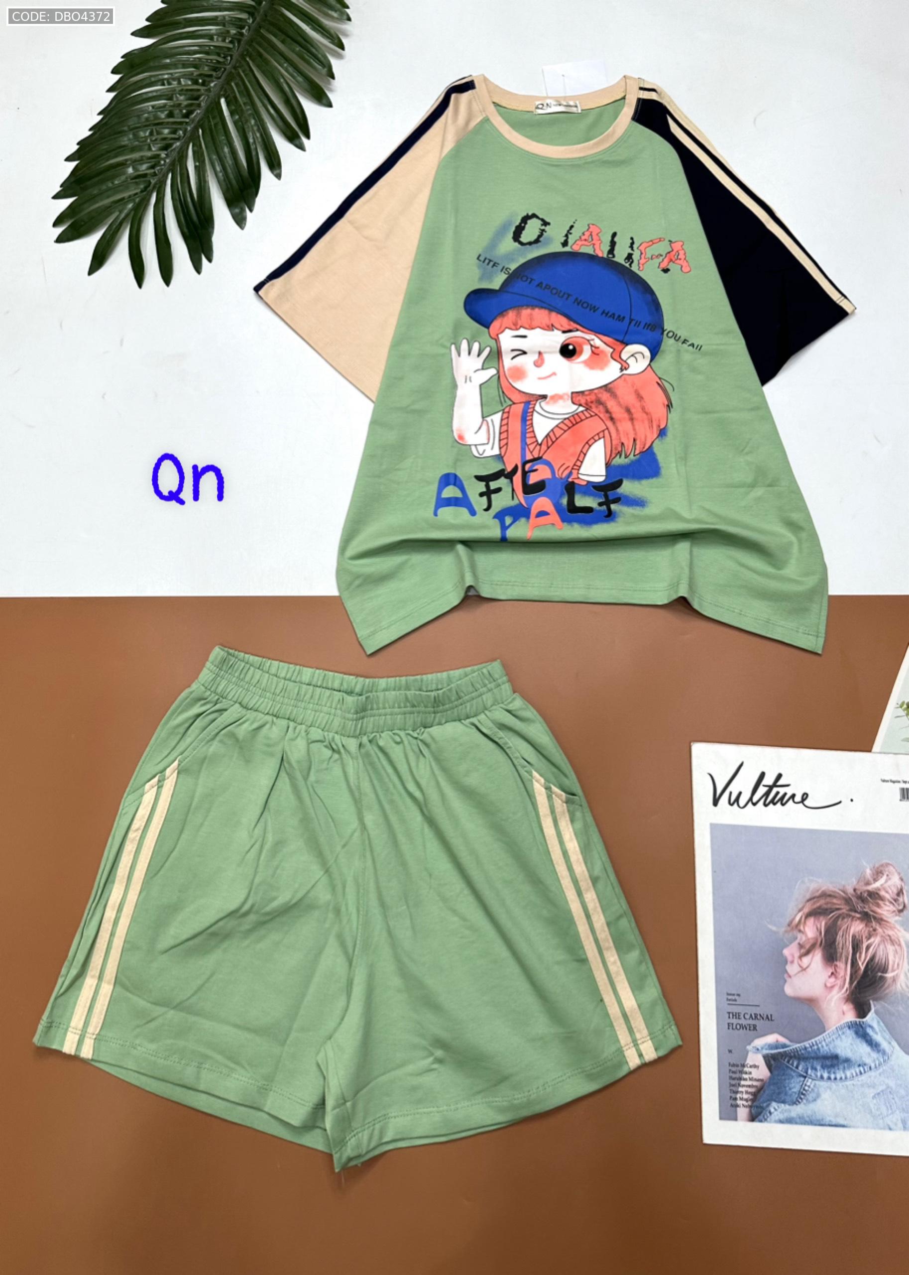 Đồ bộ quần đùi áo tay ngắn in hình bé đội nón Đồ bộ quần đùi áo tay ngắn in hình bé đội nón