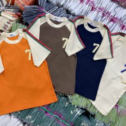 Áo thun nữ Baby Tee ôm body từ 35kg - 55kg in số 7 bên trái ngực - AG1301