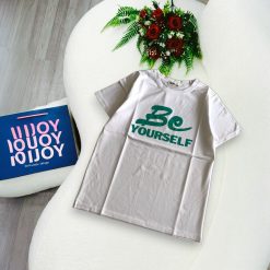 Áo Thun Nữ Cổ Tròn Form Vừa In Chữ Be yourself Size M(40-60kg) - AG1303