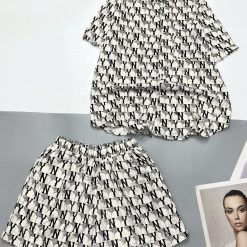 Đồ bộ tơ xước quần đùi áo sơ mi tay ngắn cổ bẻ in hoạ tiết - DBO4384