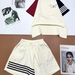 Đồ bộ quần đùi áo tay ngắn in hình con chó bên phải - DBO4397