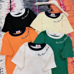 Áo thun nữ in chữ từ vai xuống Baby Tee ôm body từ 35kg - 55kg - AG1335