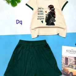 Đồ bộ quần đùi áo tay ngắn in hình cô gái tóc dài - DBO4463