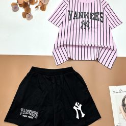 Đồ bộ quần đùi đen áo sọc đứng in chữ YANKESS - DBO4512