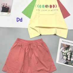 Đồ bộ quần đùi áo tay ngắn in hình trái đất tay hai màu - DBO4523