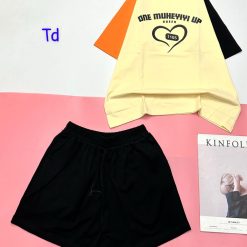 Đồ bộ quần đùi áo tay ngắn in chữ one muheyiyi up - DBO4557