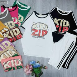 Đồ bộ quần lửng hai sọc áo tay ngắn in chữ KIDZIP - DBO4595