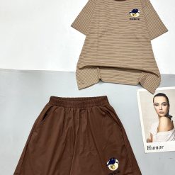 Đồ bộ quần đùi trơn áo tay ngắn kẻ sọc ngang in hình gấu - DBO4685