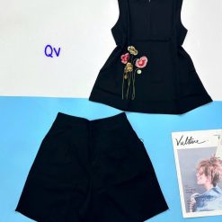 Đồ bộ quần đùi áo sát nách có thêu cành hoa - DBO4698