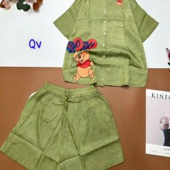 Đồ bộ quần đùi áo sơ mi tay ngắn in hình gấu Pooh - DBO4703