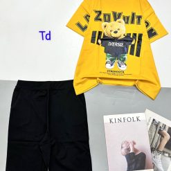 Đồ bộ quần lửng đen áo tay ngắn in hình gấu đeo giầy - DBO4750