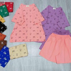 đồ bộ quần đùi áo tay ngắn in nhiều nơ và chữ - DBO4761