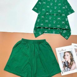 đồ bộ quần đùi áo tay ngắn in nhiều nơ và chữ - DBO4761