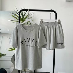 Đồ bộ gân tăm quần đùi áo tay ngắn in chữ PIVITA - DBO4782