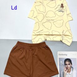 đồ bộ quần đùi trơn áo tay ngắn in hình nhiều mặt gấu - DBO4811