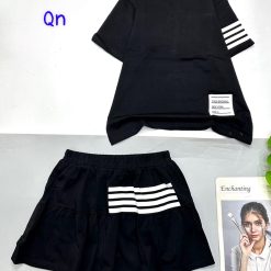 đồ bộ chân váy ngắn có quần áo tay ngắn in 4 sọc - DBO4813