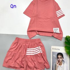 đồ bộ chân váy ngắn có quần áo tay ngắn in 4 sọc - DBO4813