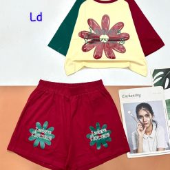 Đồ bộ quần đùi áo tay ngắn in hình bông hoa lớn - DBO4831