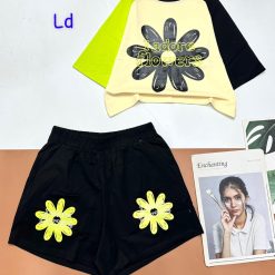 Đồ bộ quần đùi áo tay ngắn in hình bông hoa lớn - DBO4831