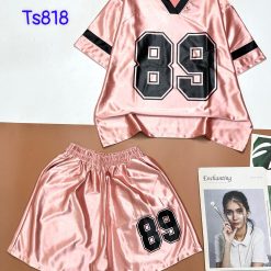 đồ bộ quần đùi áo tay ngắn cổ v in số 89 - DBO4885
